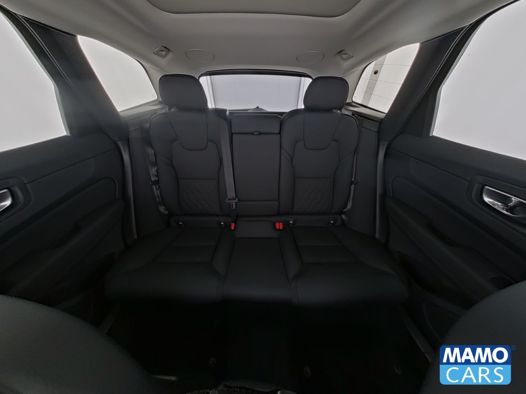 Fahrzeugabbildung Volvo XC60 B5 AWD Plus Dark ACC/BLIS/HUD/PANO/360°