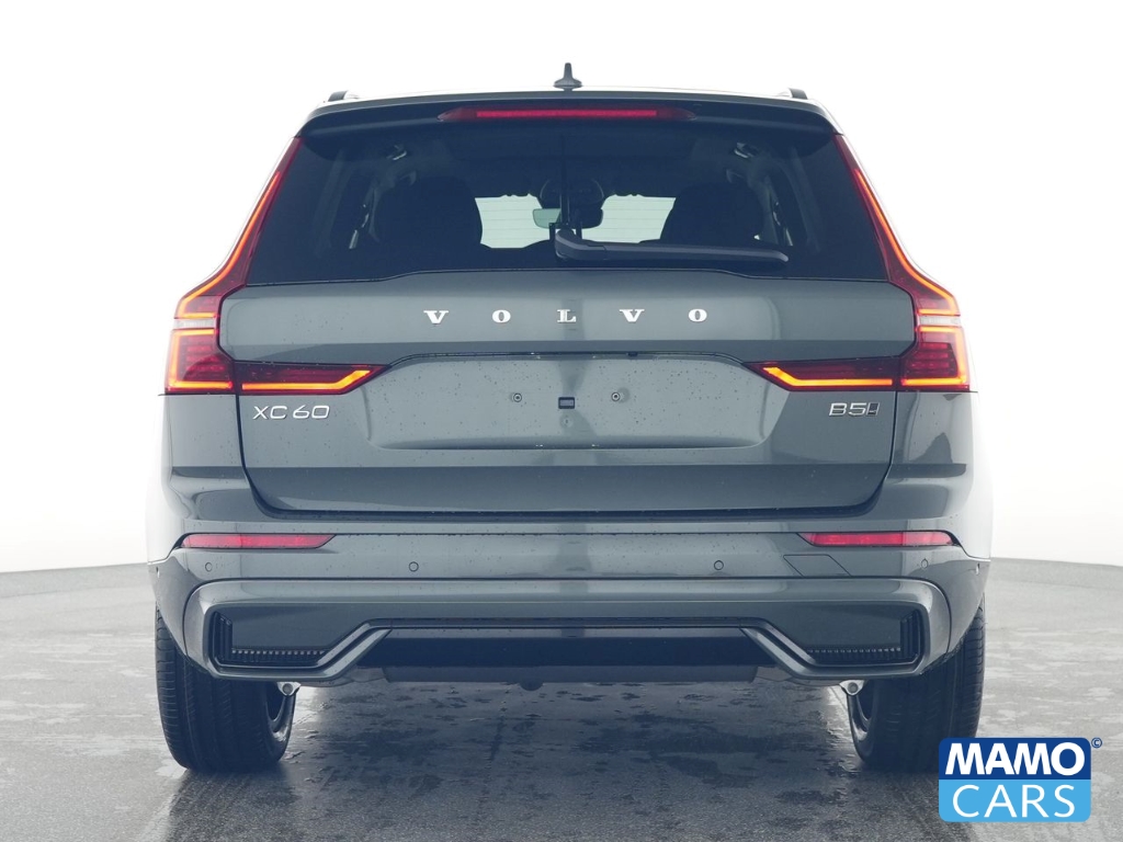 Fahrzeugabbildung Volvo XC60 B5 AWD Plus Dark ACC/BLIS/HUD/PANO/360°