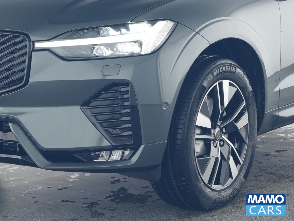 Fahrzeugabbildung Volvo XC60 B5 AWD Plus Dark ACC/BLIS/HUD/PANO/360°