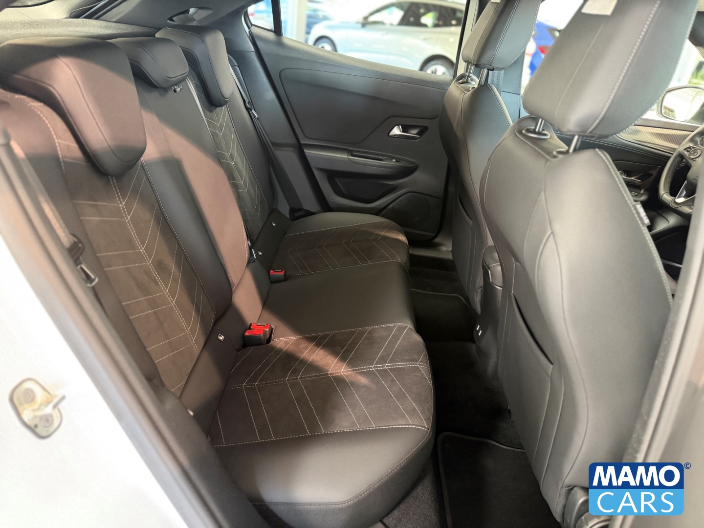 Fahrzeugabbildung Opel Mokka Ultimate ACC/BLIS/CAM/NAVI/ALCANTARA