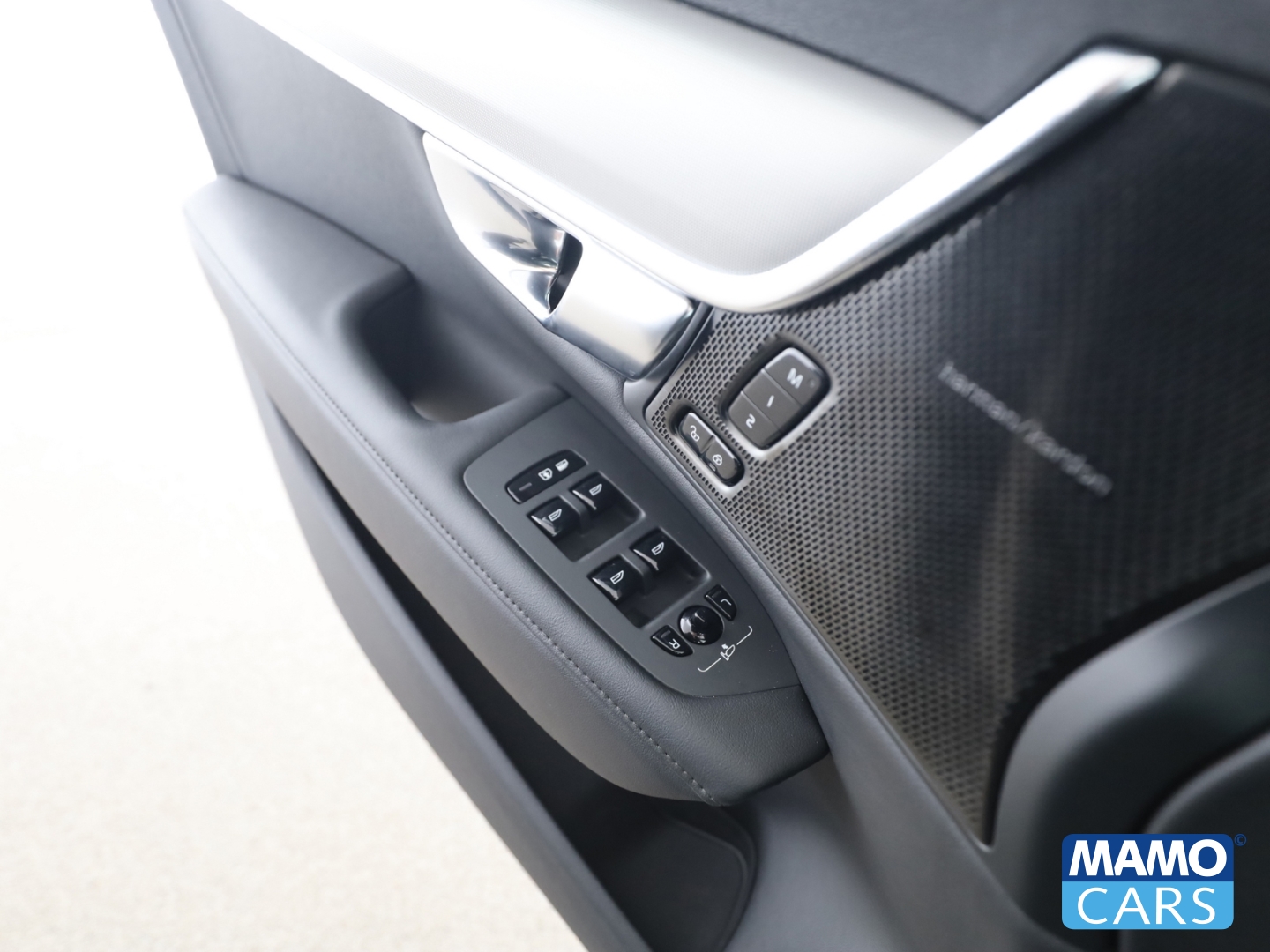 Fahrzeugabbildung Volvo V90 T6 AWD Plus Dark Recharge AHK/ACC/360°/H&K