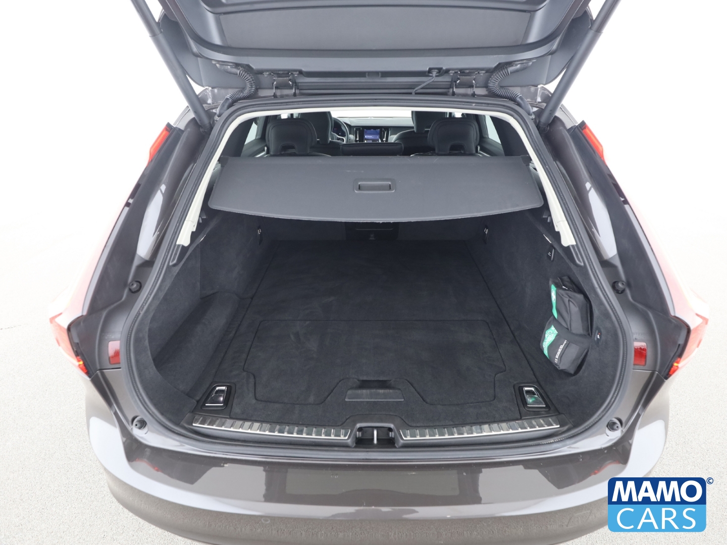 Fahrzeugabbildung Volvo V90 T6 AWD Plus Dark Recharge AHK/ACC/360°/H&K