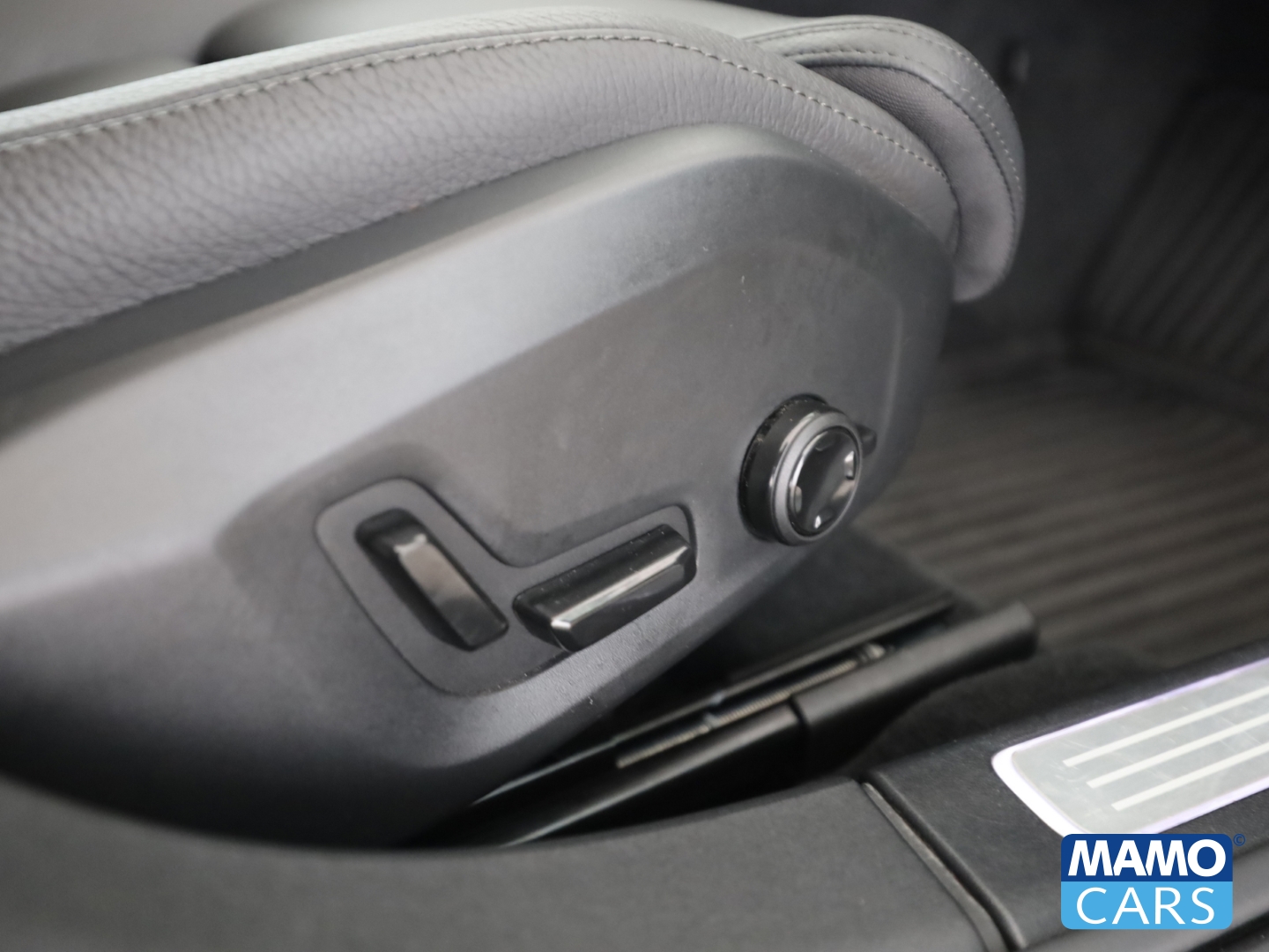 Fahrzeugabbildung Volvo V90 T6 AWD Plus Dark Recharge AHK/ACC/360°/H&K