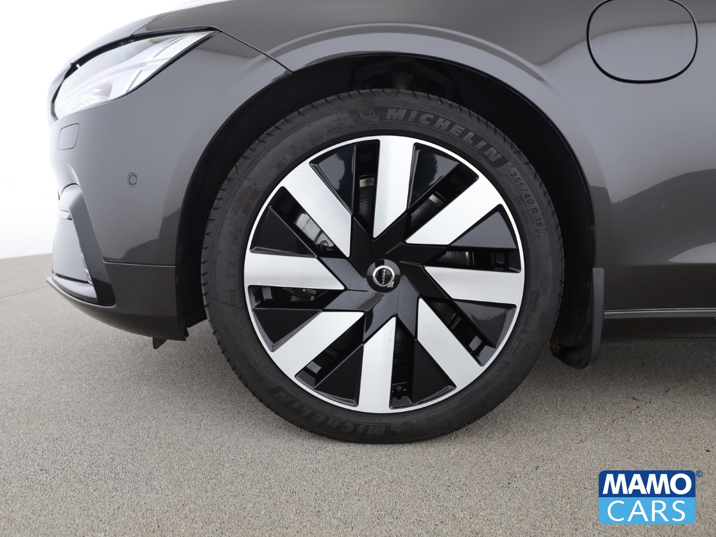 Fahrzeugabbildung Volvo V90 T6 AWD Plus Dark Recharge AHK/ACC/360°/H&K