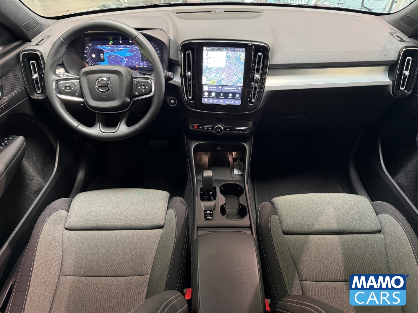 Fahrzeugabbildung Volvo XC40 B3 Core ACC/BLIS/NAVI/CAM
