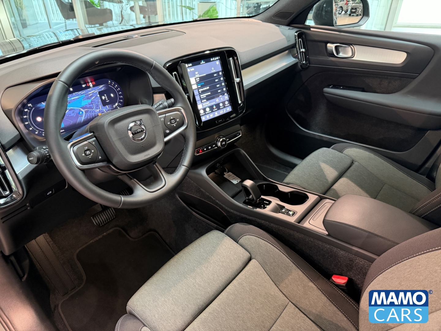 Fahrzeugabbildung Volvo XC40 B3 Core ACC/BLIS/NAVI/CAM
