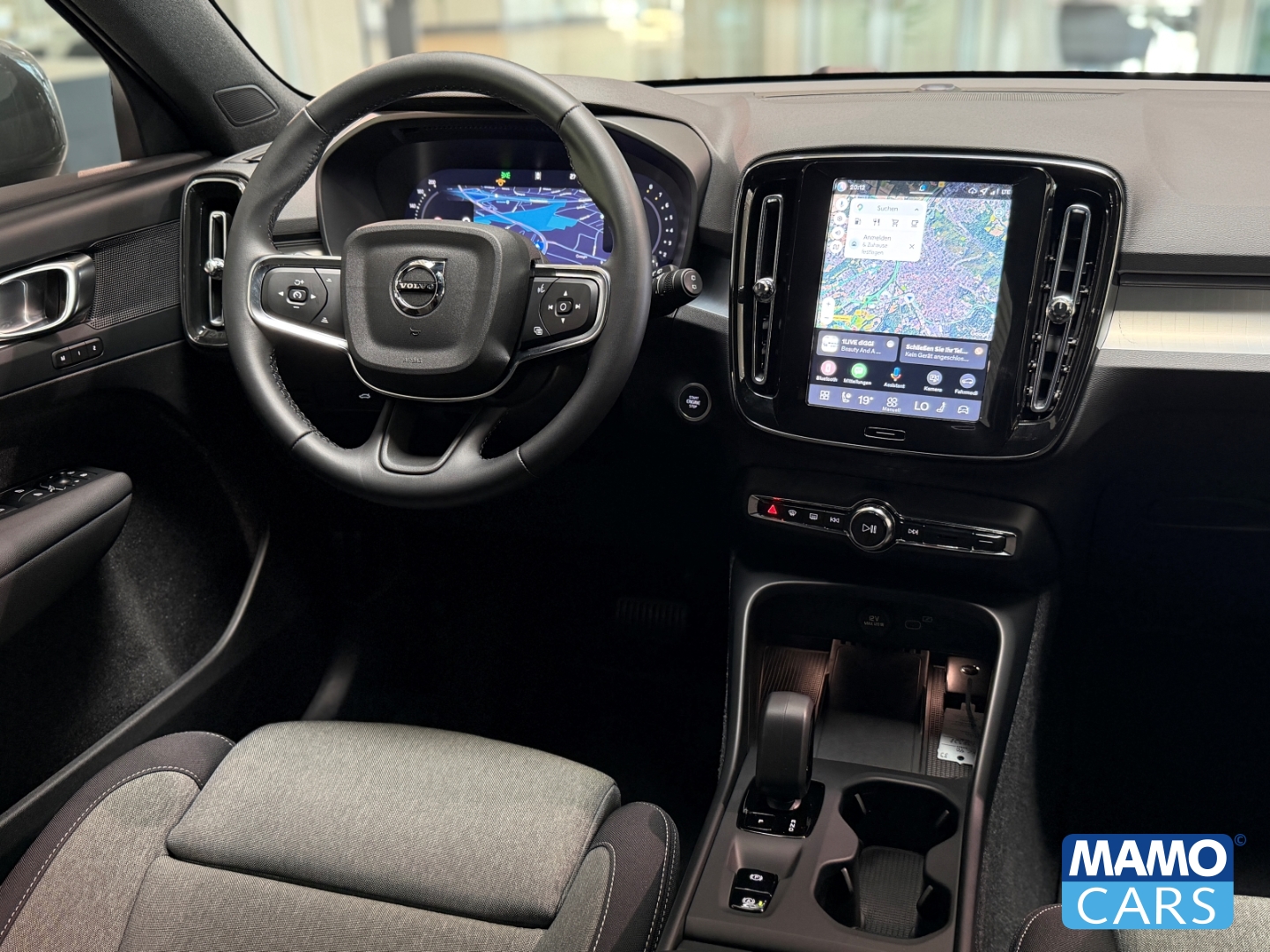 Fahrzeugabbildung Volvo XC40 B3 Core ACC/BLIS/NAVI/CAM