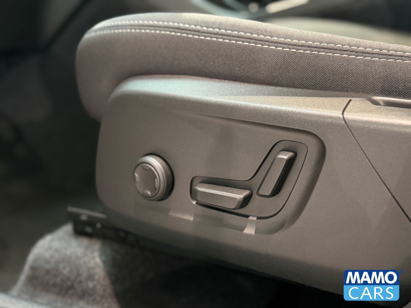 Fahrzeugabbildung Volvo XC40 B3 Core ACC/BLIS/NAVI/CAM