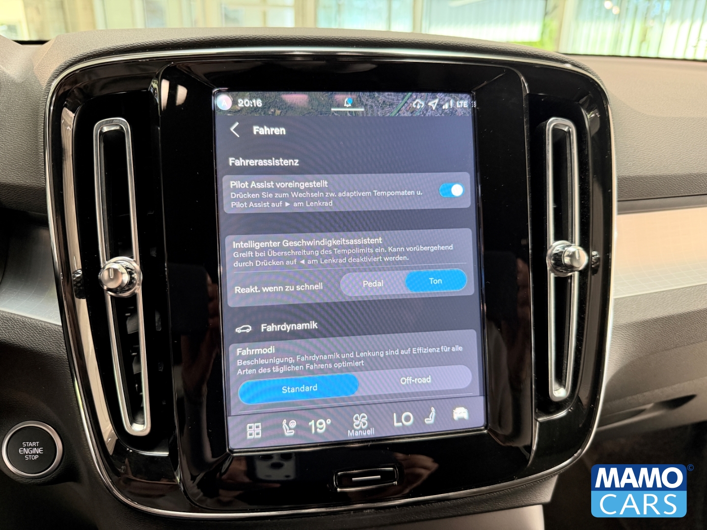 Fahrzeugabbildung Volvo XC40 B3 Core ACC/BLIS/NAVI/CAM