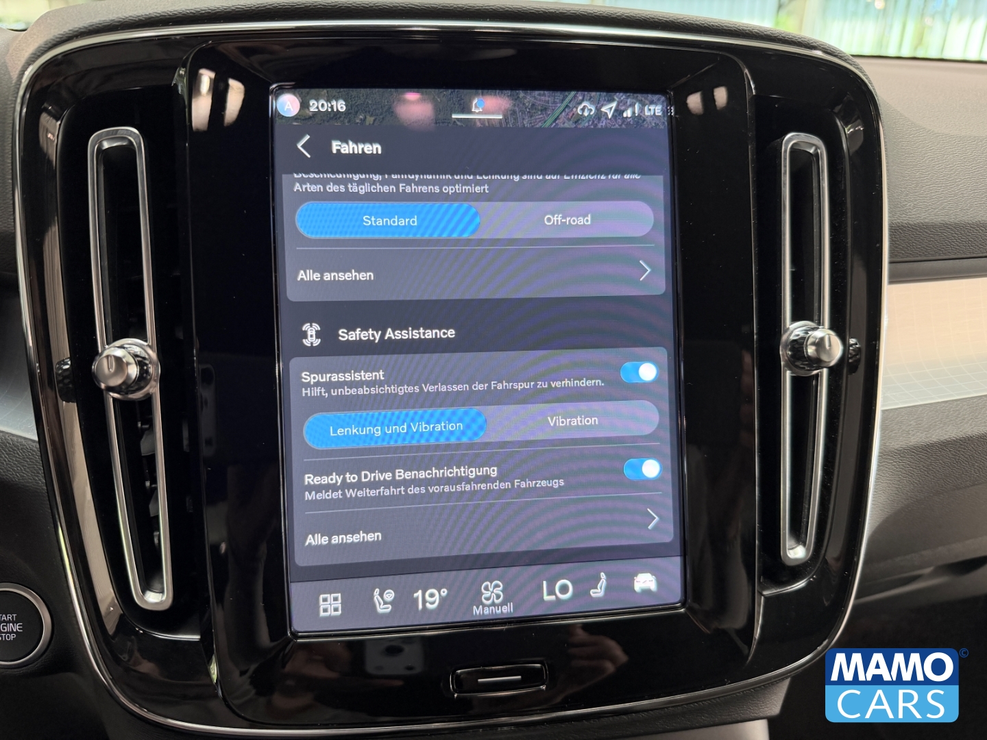 Fahrzeugabbildung Volvo XC40 B3 Core ACC/BLIS/NAVI/CAM