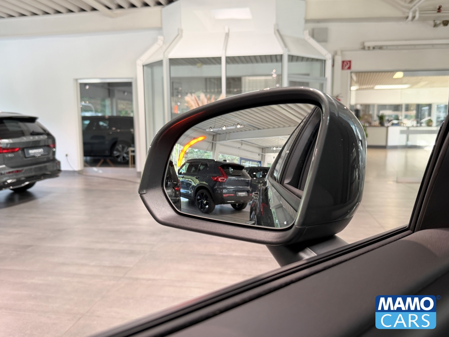 Fahrzeugabbildung Volvo XC40 B3 Core ACC/BLIS/NAVI/CAM
