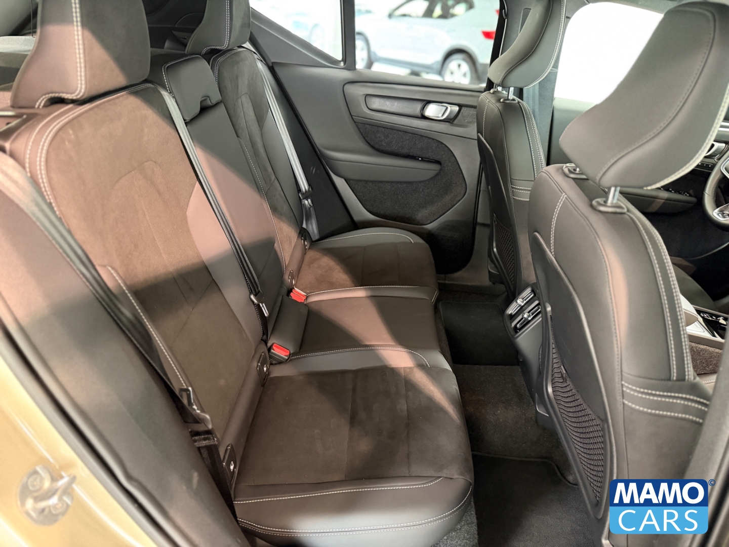 Fahrzeugabbildung Volvo XC40 B3 Plus Dark ACC/BLIS/360°/SHZ/LHZ/H&K