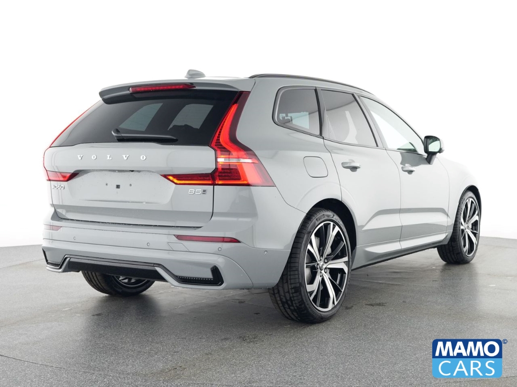 Fahrzeugabbildung Volvo XC60 B5 Ultra Dark AWD AHK/Luft/Pano/21-Zoll/360