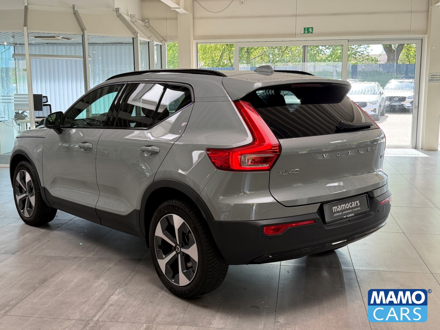 Fahrzeugabbildung Volvo XC40 B4 Plus Dark ACC/CAM/SHZ/LHZ/PDC