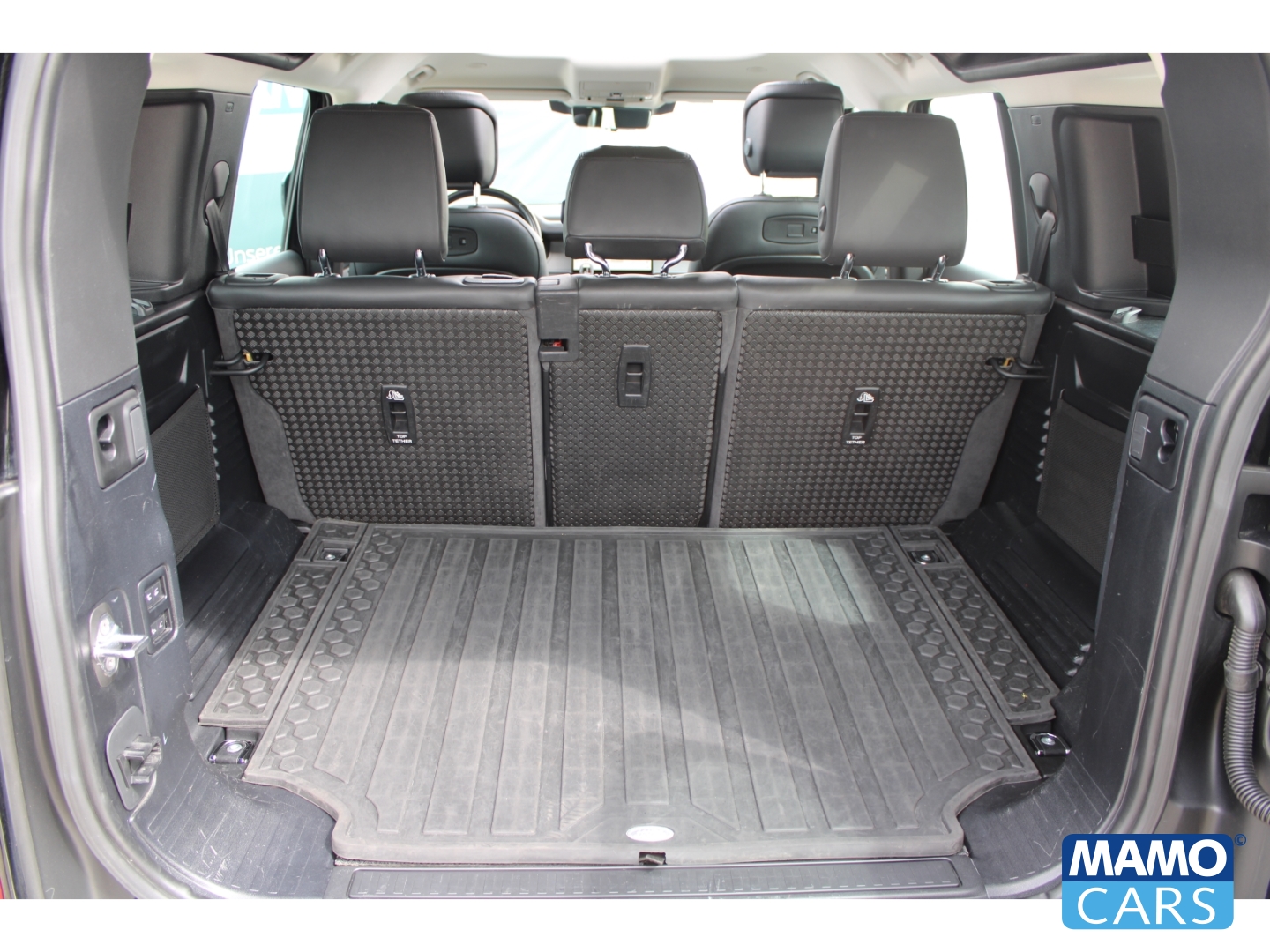 Fahrzeugabbildung Land Rover Defender 110 D300 HSE/Black P. /AHK/Winter Paket