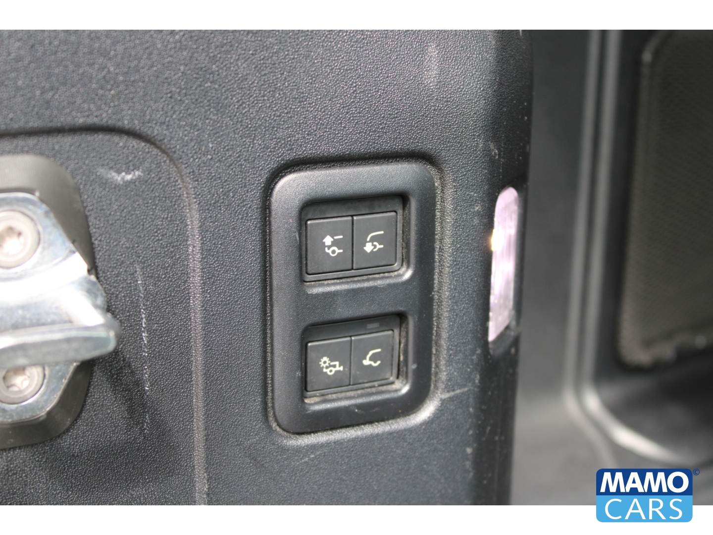 Fahrzeugabbildung Land Rover Defender 110 D300 HSE/Black P. /AHK/Winter Paket