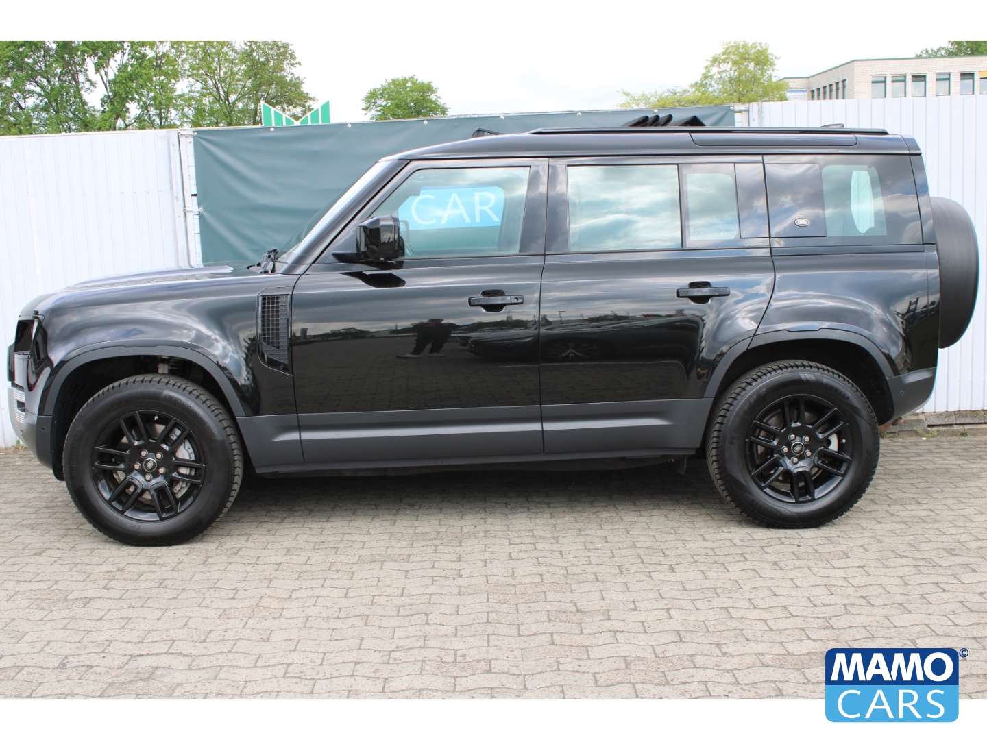 Fahrzeugabbildung Land Rover Defender 110 D300 HSE/Black P. /AHK/Winter Paket