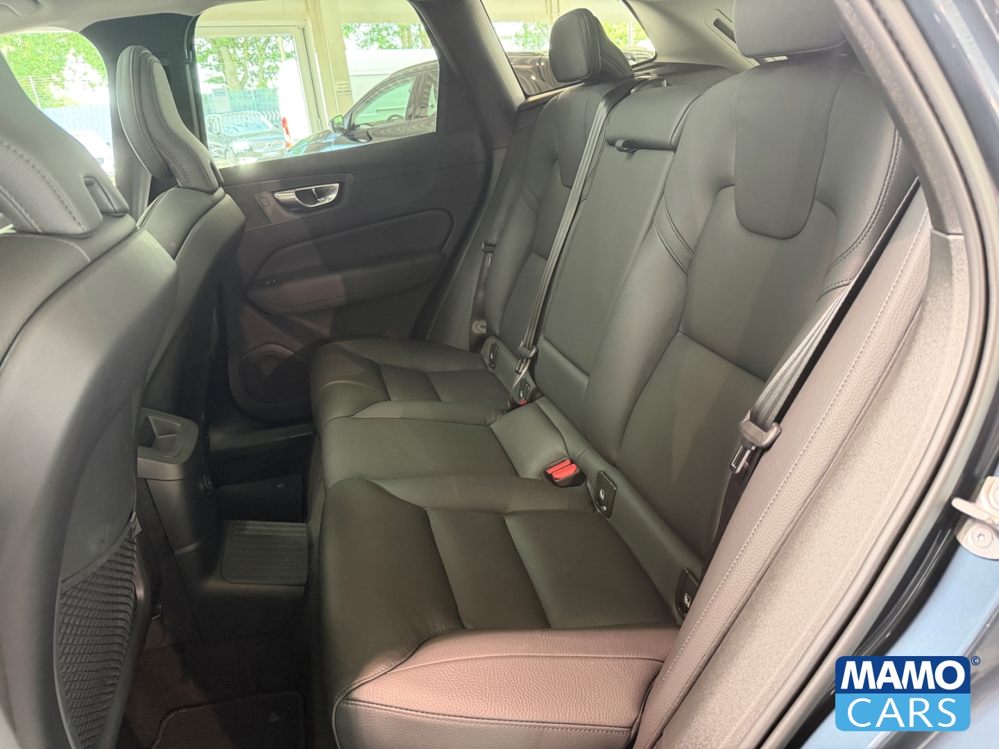 Fahrzeugabbildung Volvo XC60 T6 Plus Dark ACC/HUD/360CAM/BLIS/PANO