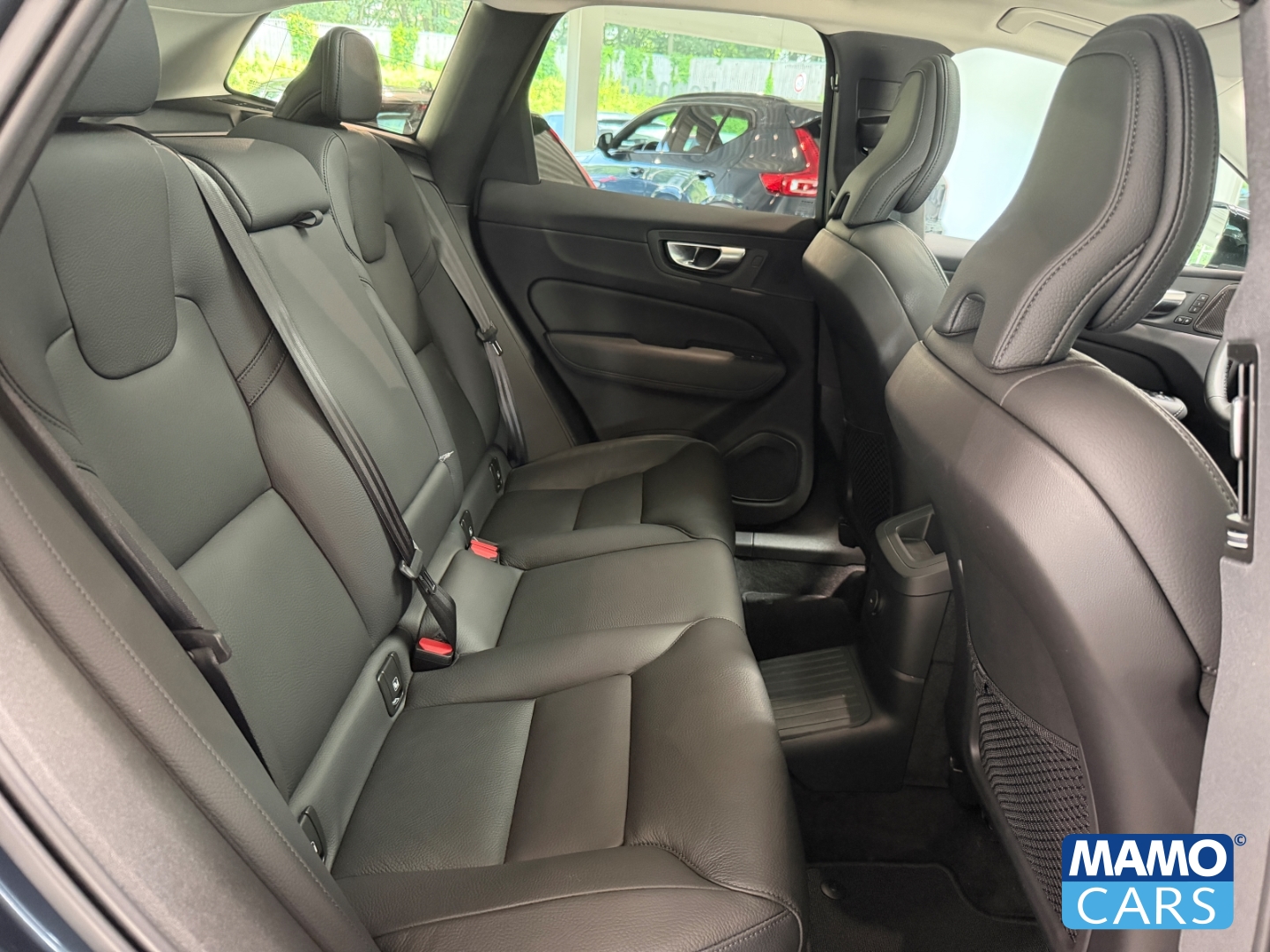 Fahrzeugabbildung Volvo XC60 T6 Plus Dark ACC/HUD/360CAM/BLIS/PANO