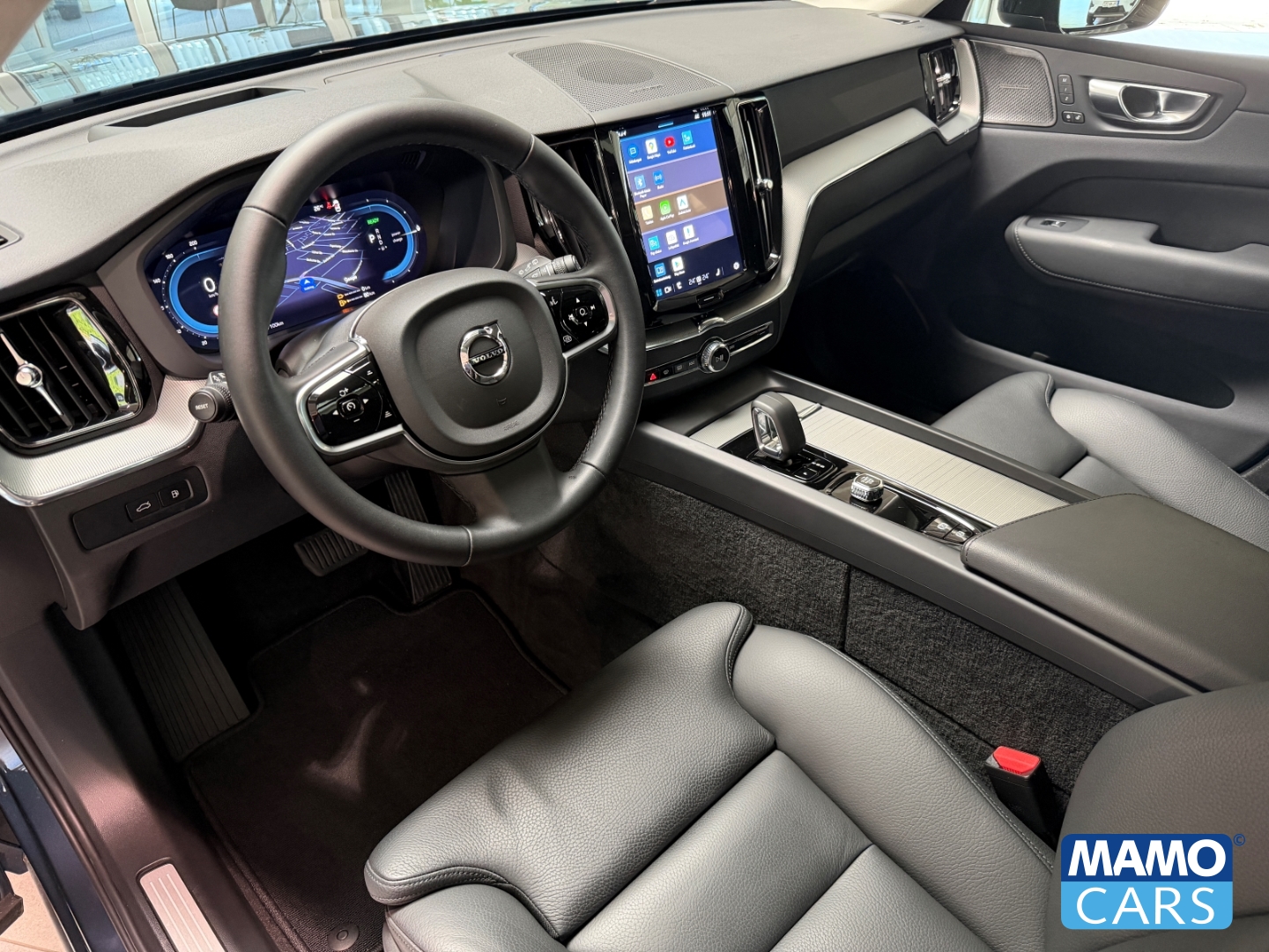 Fahrzeugabbildung Volvo XC60 T6 Plus Dark ACC/HUD/360CAM/BLIS/PANO