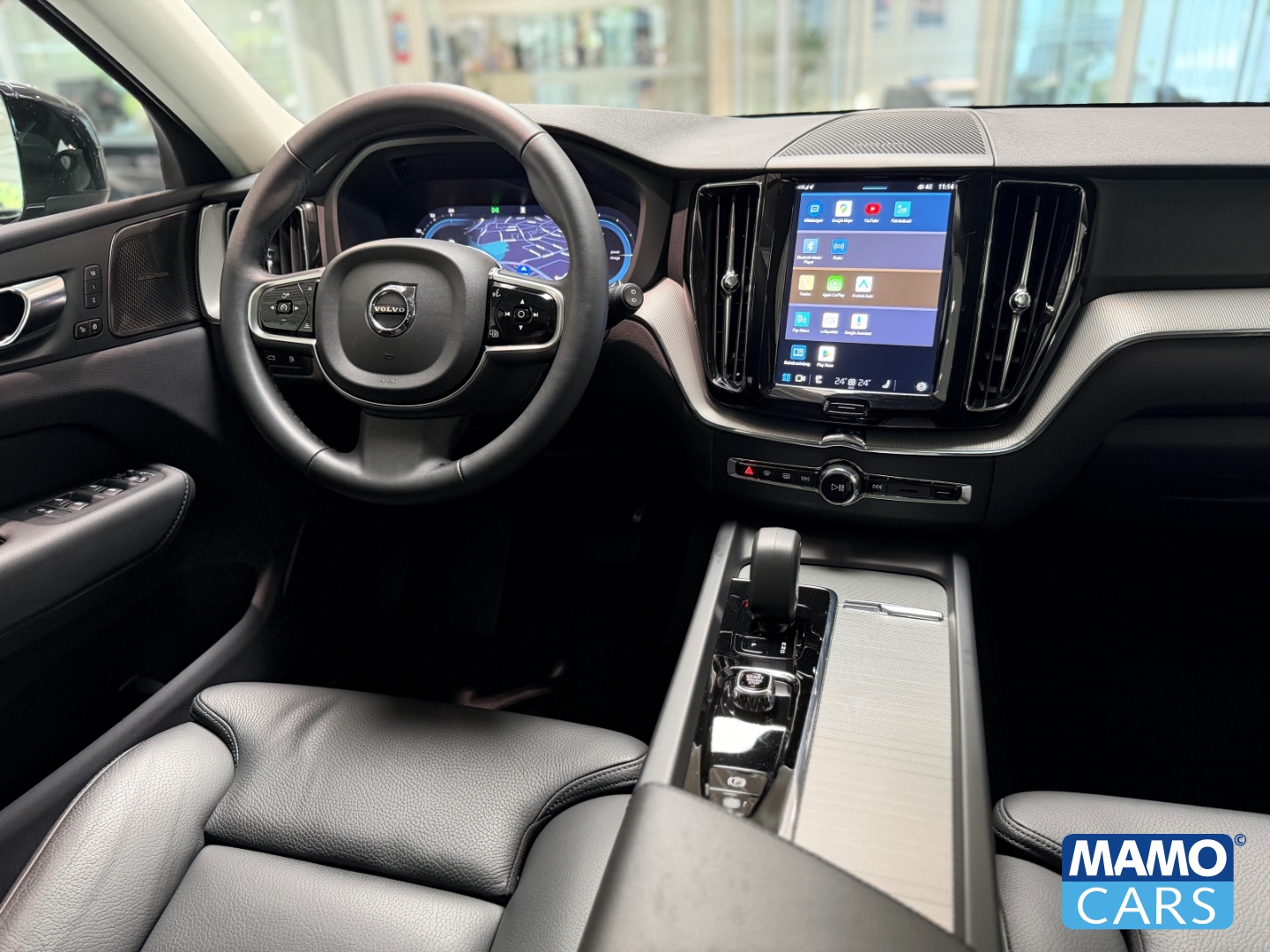 Fahrzeugabbildung Volvo XC60 T6 Plus Dark ACC/HUD/360CAM/BLIS/PANO