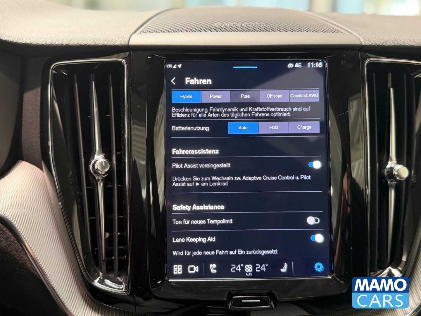 Fahrzeugabbildung Volvo XC60 T6 Plus Dark ACC/HUD/360CAM/BLIS/PANO