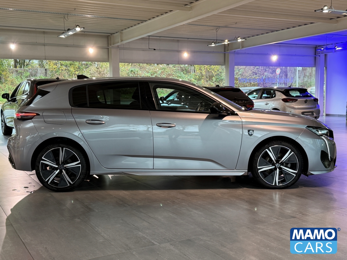 Fahrzeugabbildung Peugeot 308 GT ACC/BLIS/CAM/FSH/FOCAL/MATRIX/SHZ/NAVI