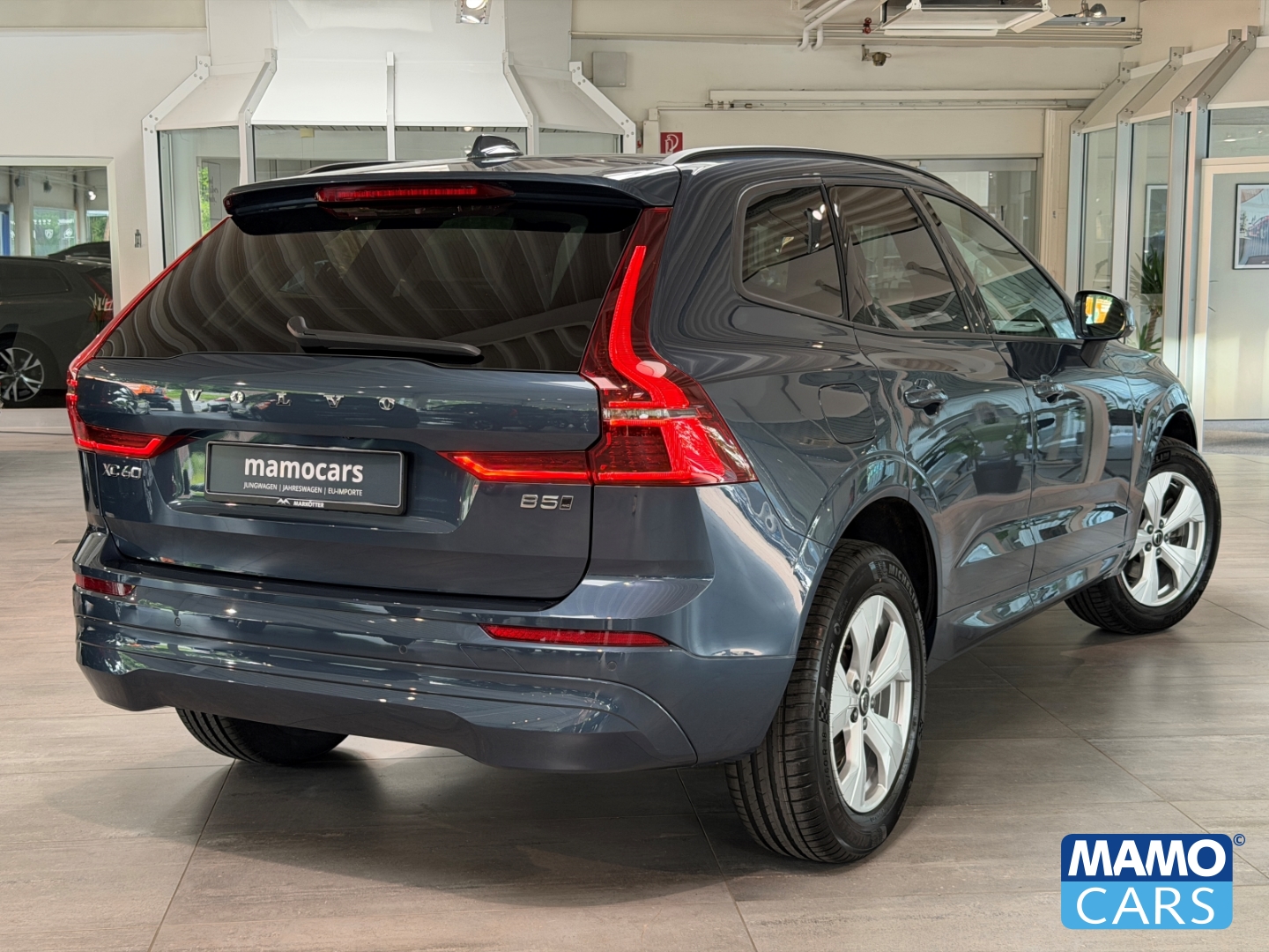 Fahrzeugabbildung Volvo XC60 B5 AWD Core FACELIFT/ACC/BLIS/CAM/SHZ/FSH