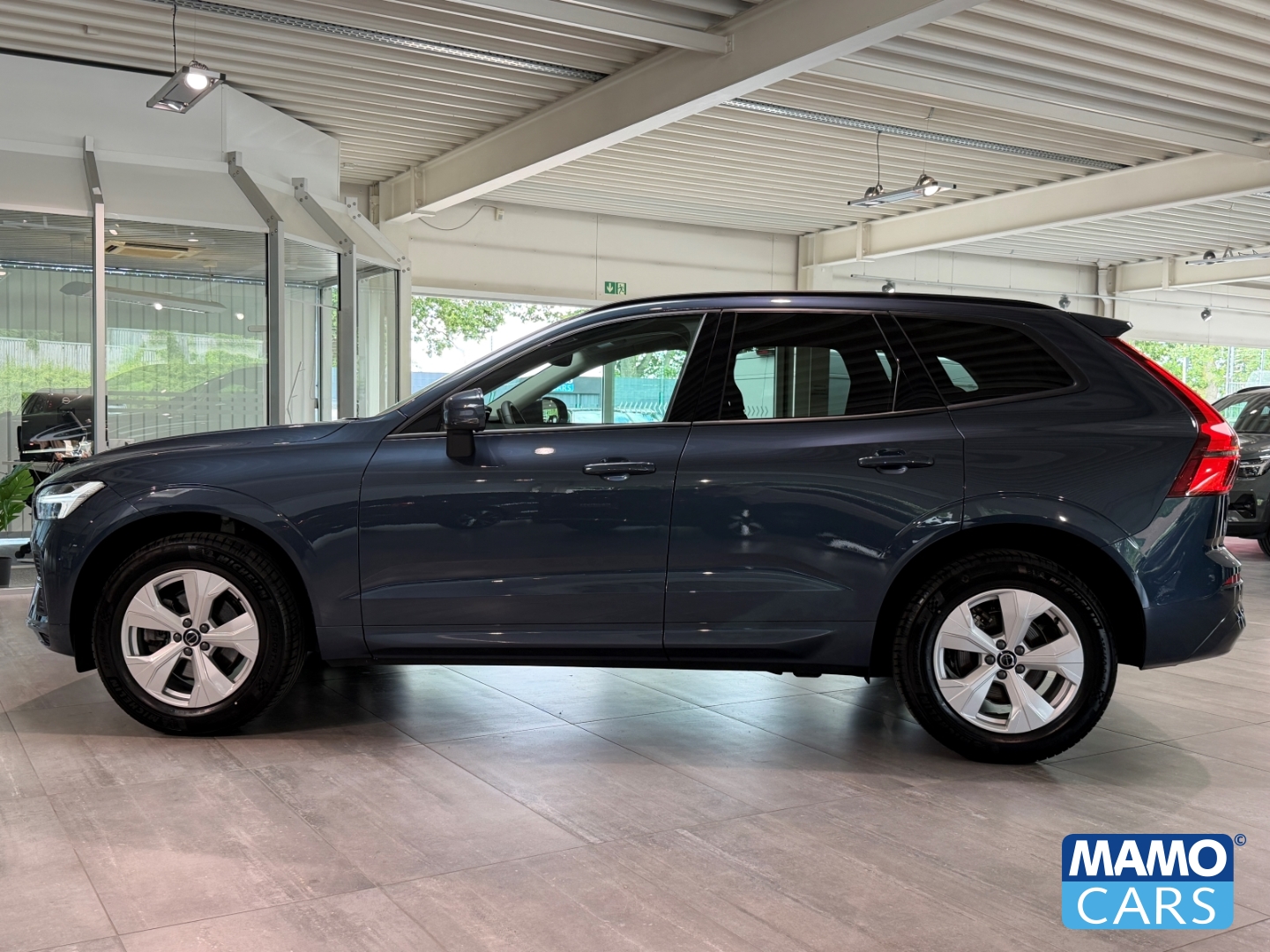 Fahrzeugabbildung Volvo XC60 B5 AWD Core FACELIFT/ACC/BLIS/CAM/SHZ/FSH