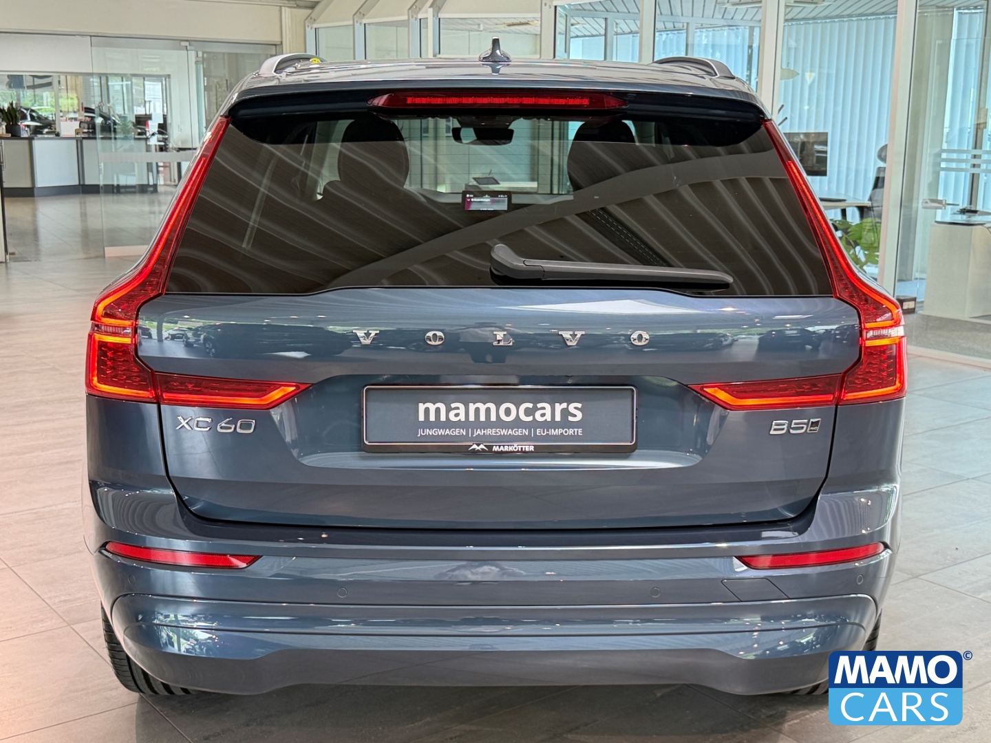 Fahrzeugabbildung Volvo XC60 B5 AWD Core FACELIFT/ACC/BLIS/CAM/SHZ/FSH