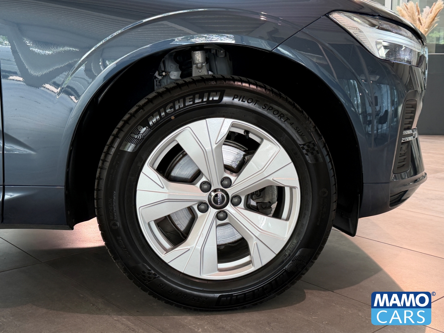 Fahrzeugabbildung Volvo XC60 B5 AWD Core FACELIFT/ACC/BLIS/CAM/SHZ/FSH