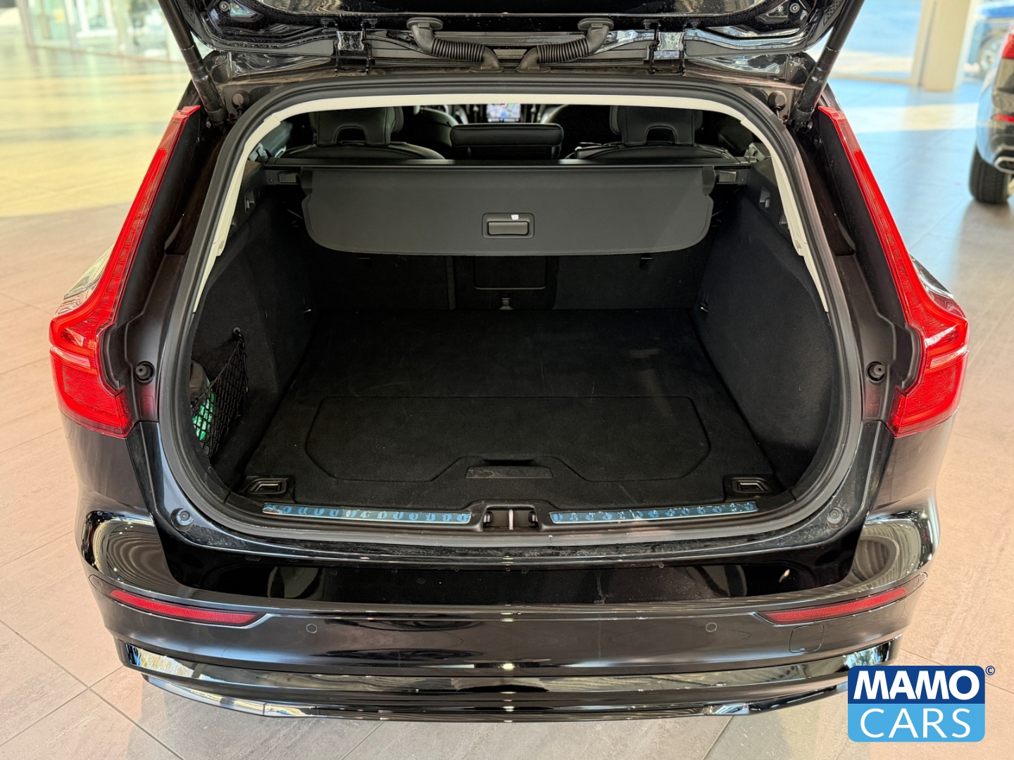 Fahrzeugabbildung Volvo V60 T8 AWD Plus Dark Recharge ACC/BLIS/360°/SHZ