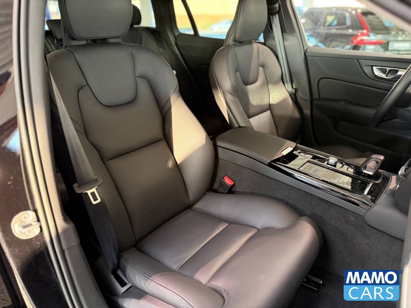 Fahrzeugabbildung Volvo V60 T8 AWD Plus Dark Recharge ACC/BLIS/360°/SHZ
