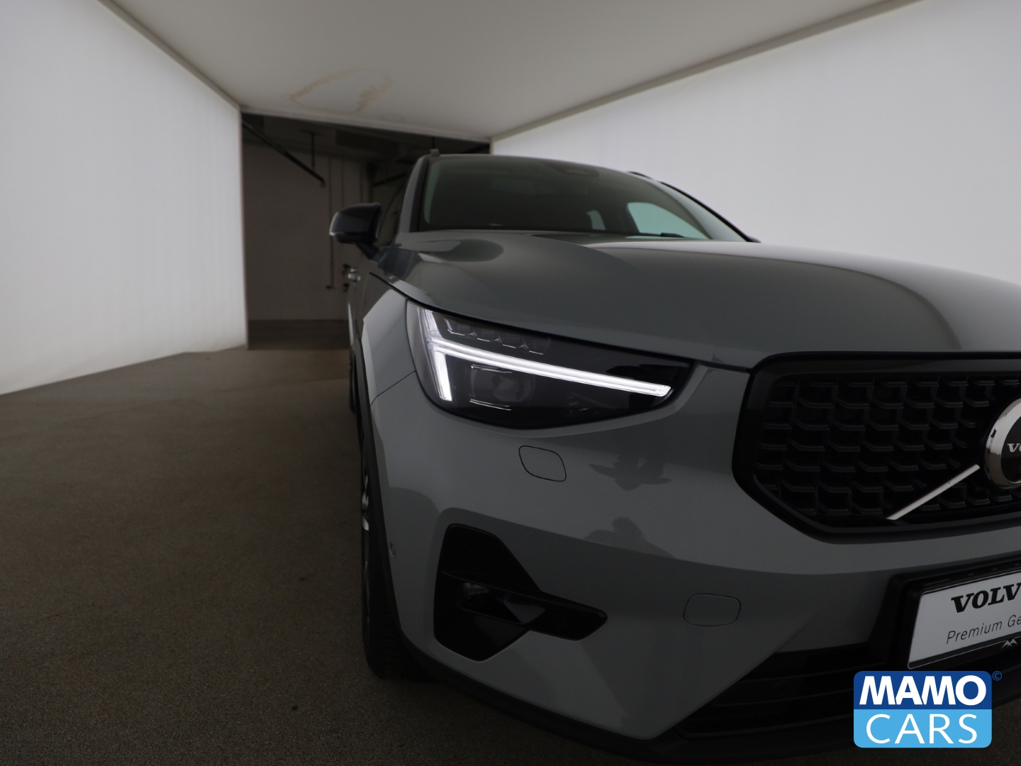 Fahrzeugabbildung Volvo XC40 B4 Plus Dark ACC/BLIS/360°/LHZ/H&K/PANO