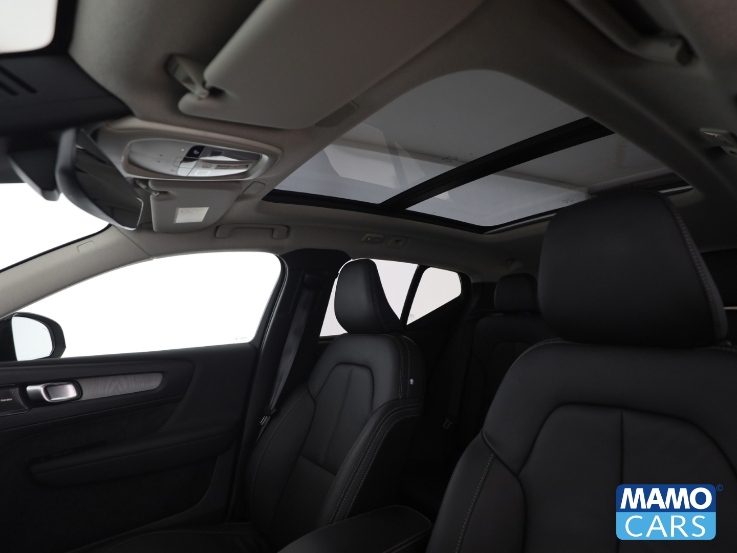 Fahrzeugabbildung Volvo XC40 B4 Plus Dark ACC/BLIS/360°/LHZ/H&K/PANO