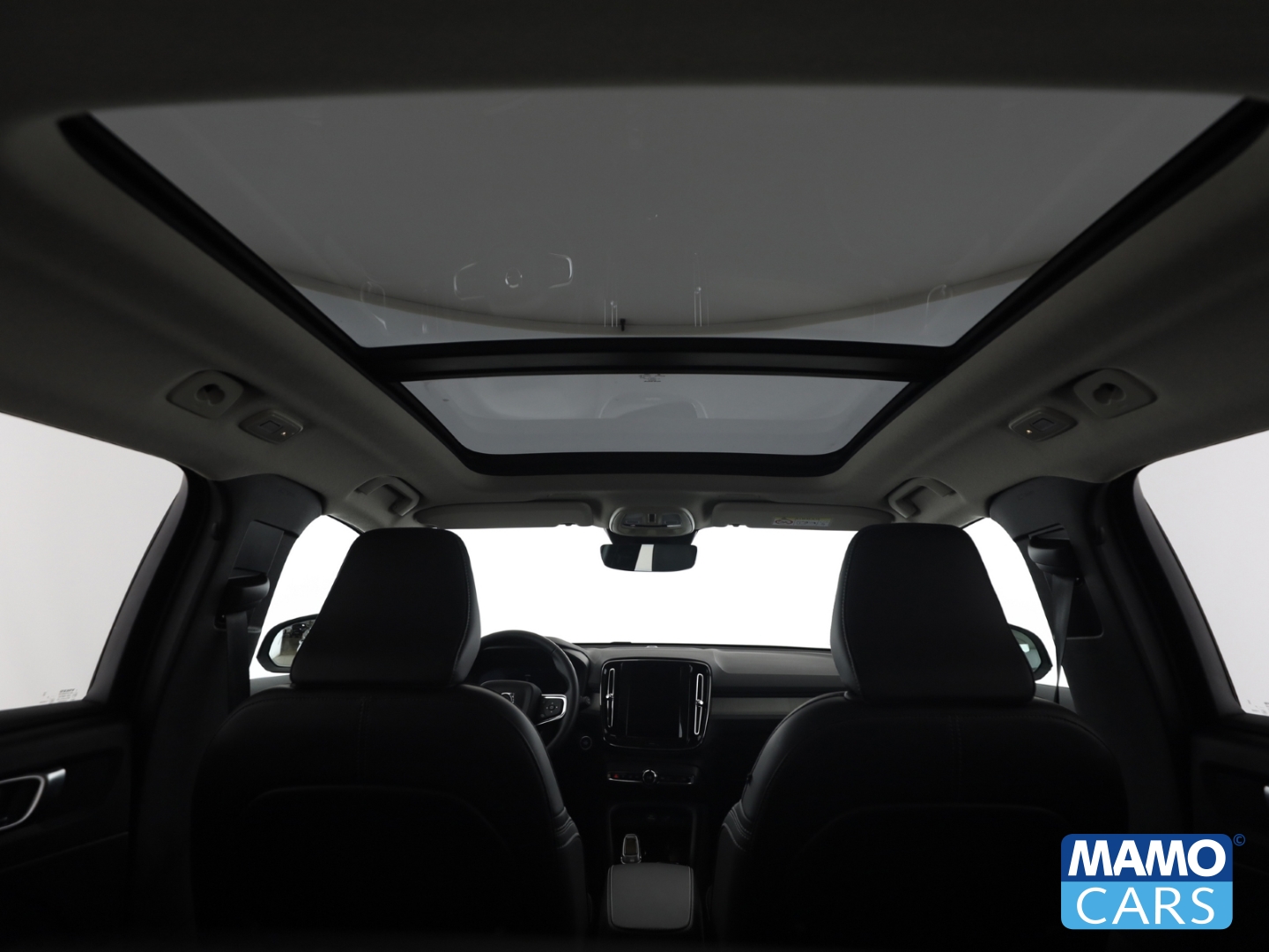 Fahrzeugabbildung Volvo XC40 B4 Plus Dark ACC/BLIS/360°/LHZ/H&K/PANO