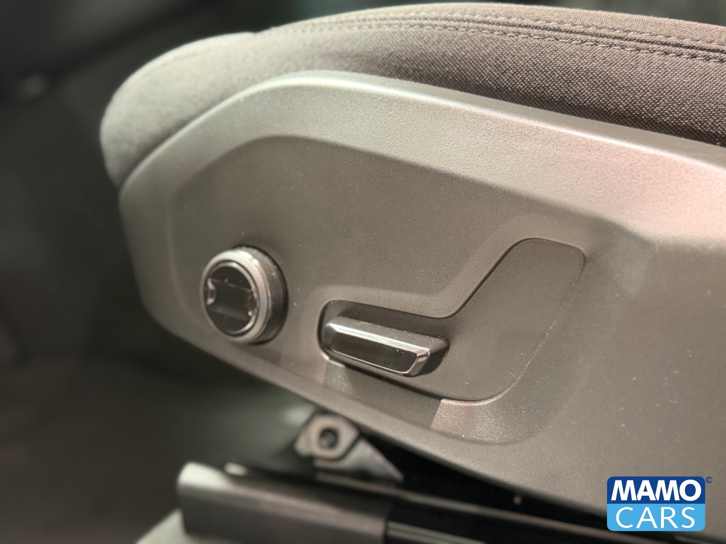 Fahrzeugabbildung Volvo XC60 T6 AWD Core Recharge ACC/BLIS/AHK/FSH/PANO