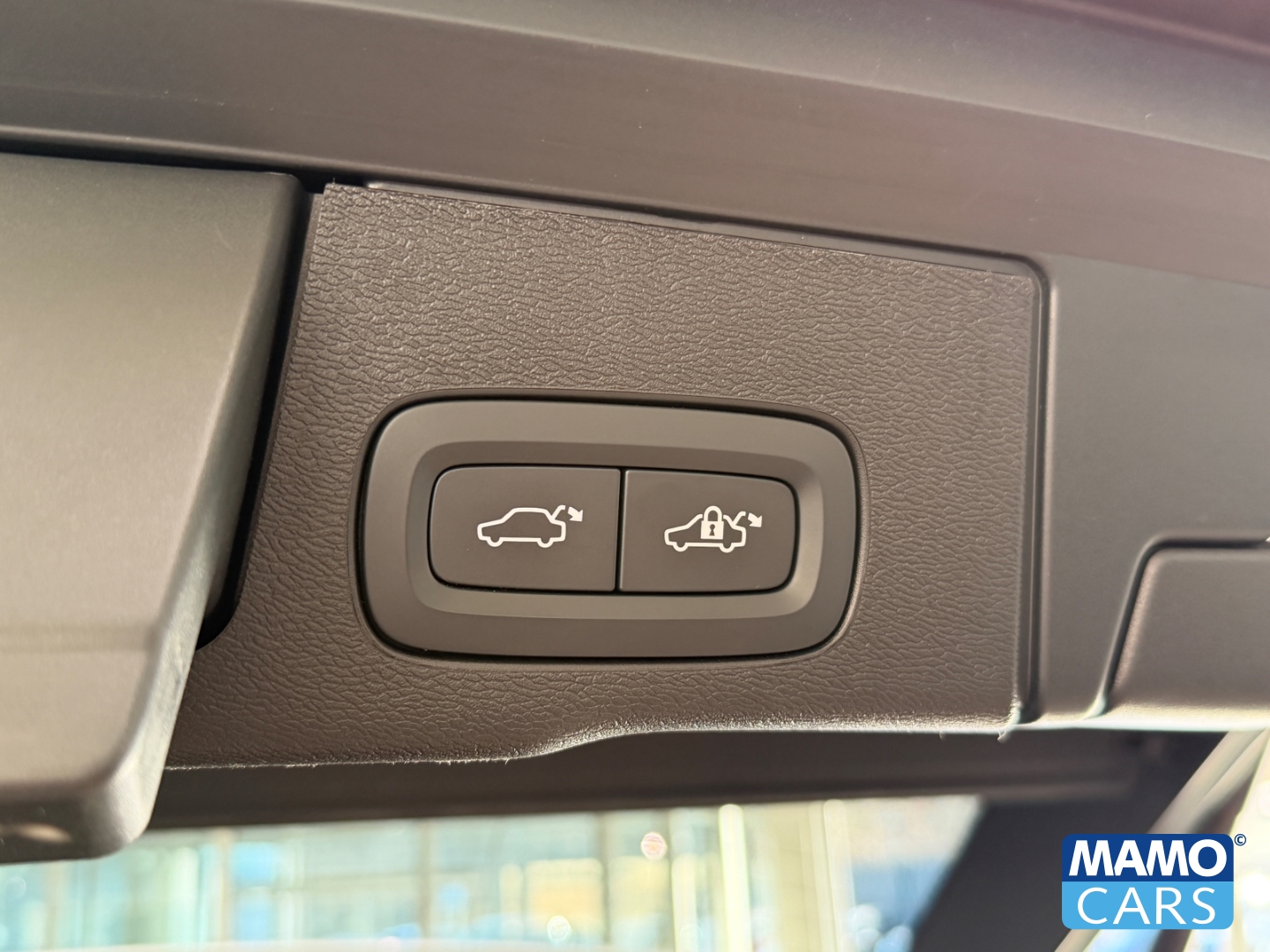 Fahrzeugabbildung Volvo XC60 B5 AWD Ultra Dark AHK/ACC/BLIS/HUD/LHZ/360°