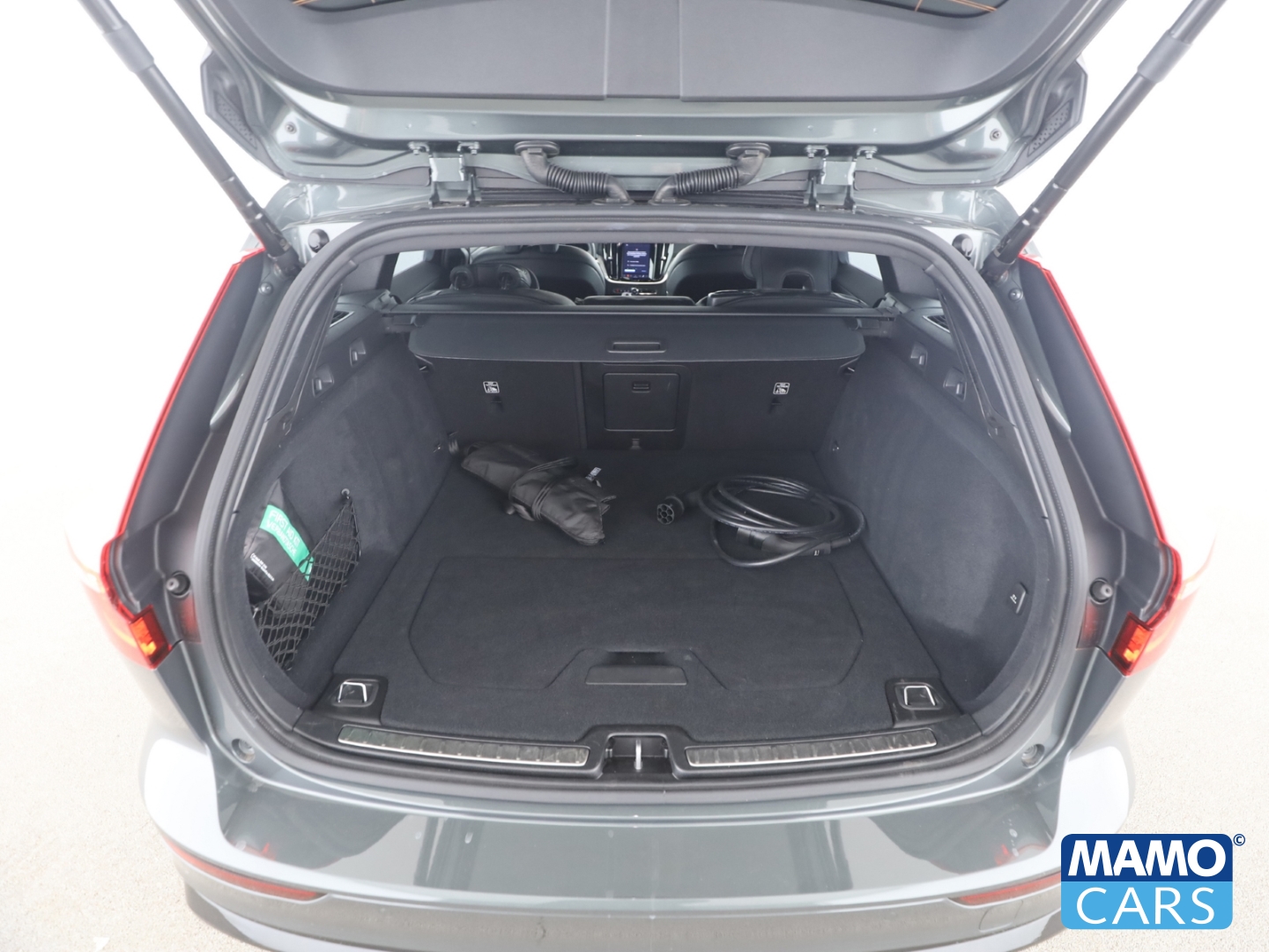 Fahrzeugabbildung Volvo V60 T6 AWD Ultra Dark ACC/AHK/BLIS/360°/H&K/PANO