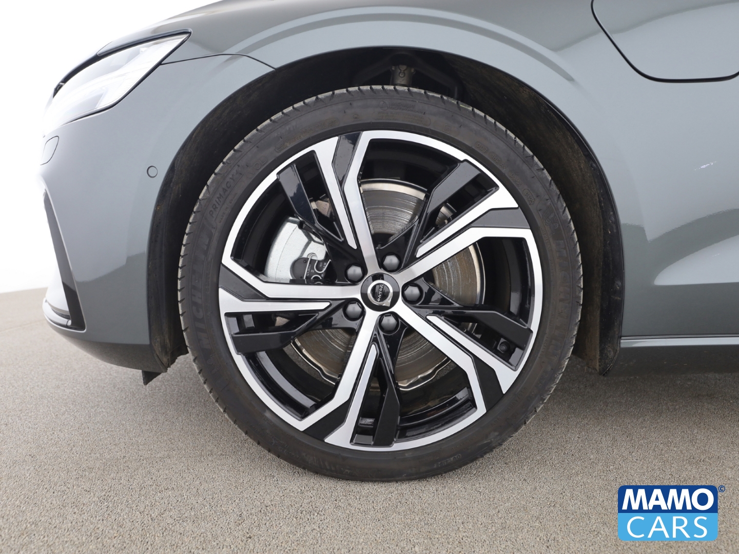 Fahrzeugabbildung Volvo V60 T6 AWD Ultra Dark ACC/AHK/BLIS/360°/H&K/PANO