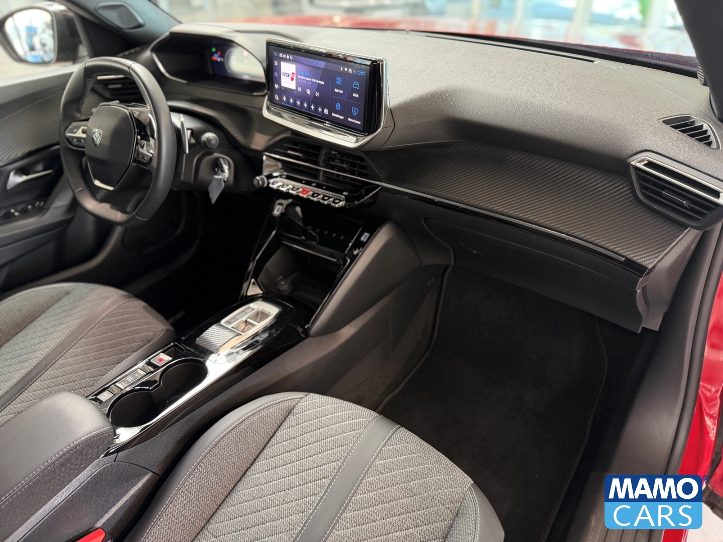 Fahrzeugabbildung Peugeot 2008 1.2 Allure 2xPDC/LED/APPLE/KLIMA/TEMPO