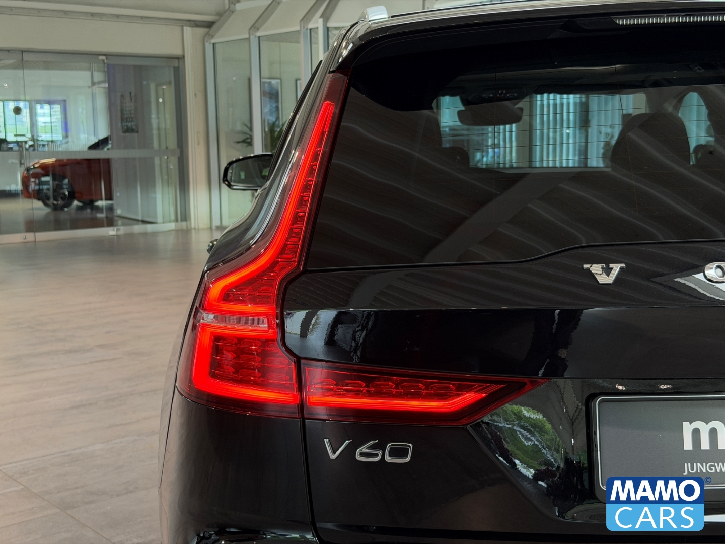 Fahrzeugabbildung Volvo V60 T8 AWD Plus Bright ACC/BLIS/HUD/360°/PANO