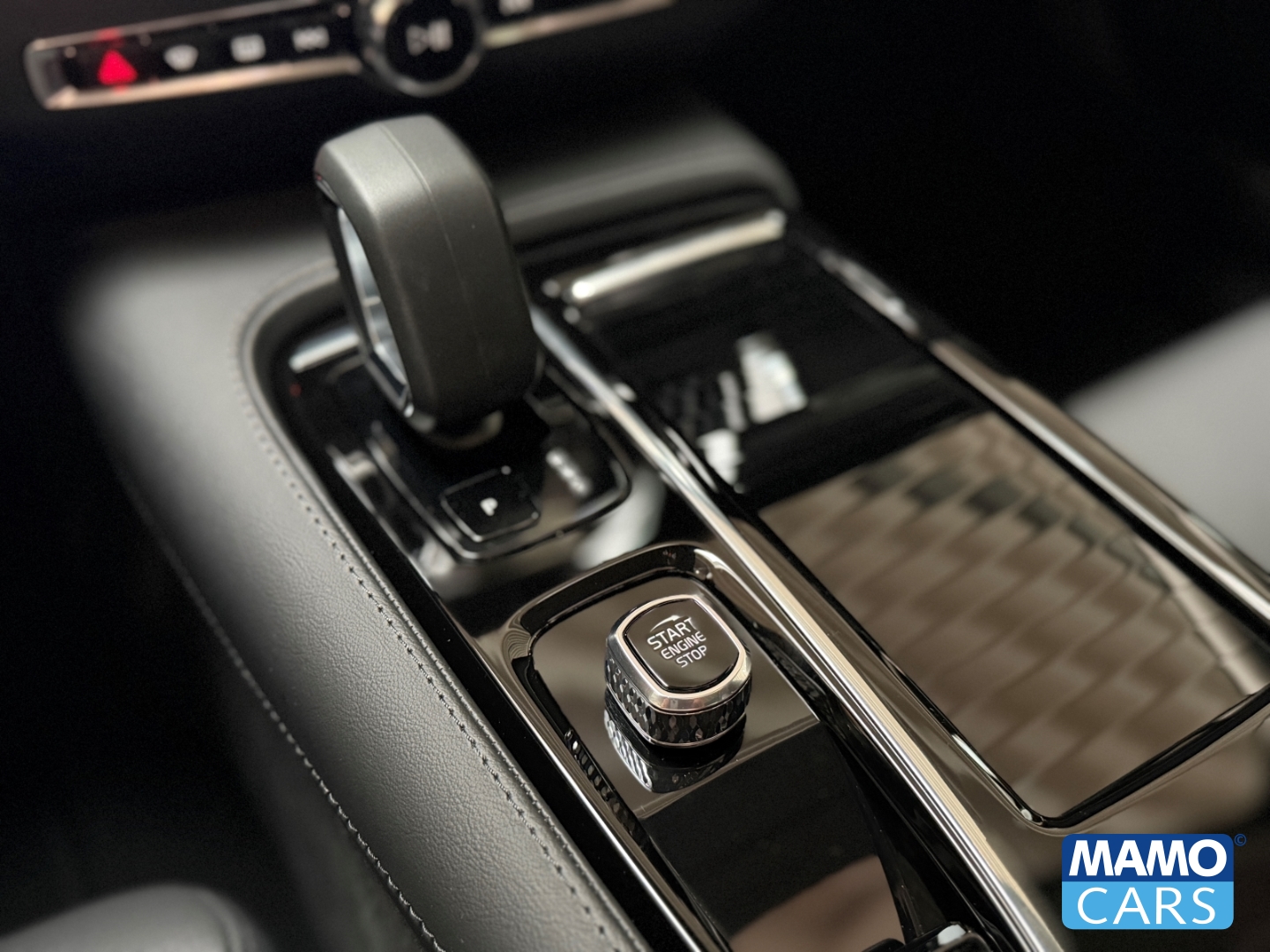 Fahrzeugabbildung Volvo V60 T8 AWD Plus Bright ACC/BLIS/HUD/360°/PANO