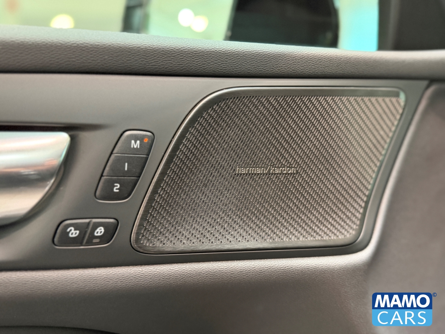 Fahrzeugabbildung Volvo V60 T8 AWD Plus Bright ACC/BLIS/HUD/360°/PANO