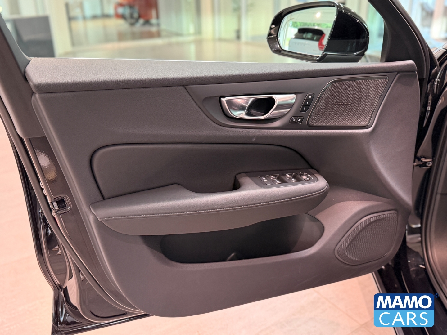 Fahrzeugabbildung Volvo V60 T8 AWD Plus Bright ACC/BLIS/HUD/360°/PANO