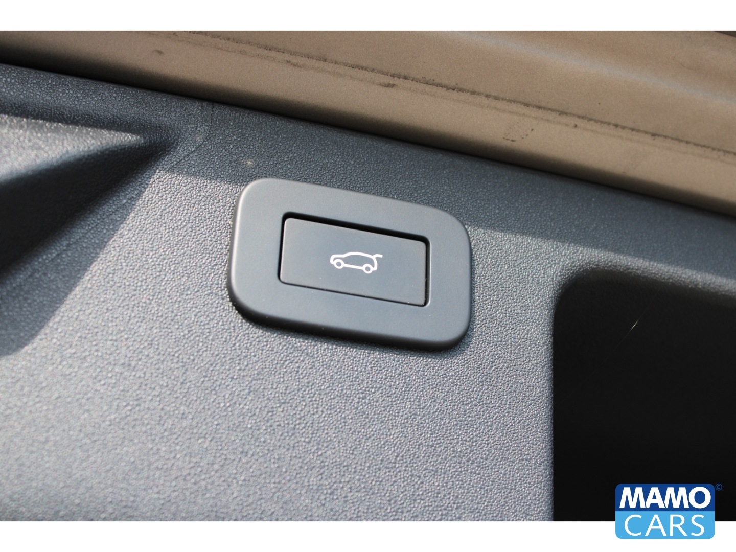 Fahrzeugabbildung Land Rover Discovery Sport D200 R-Dynamic HSE/STANDH/AHK/HEAD UP
