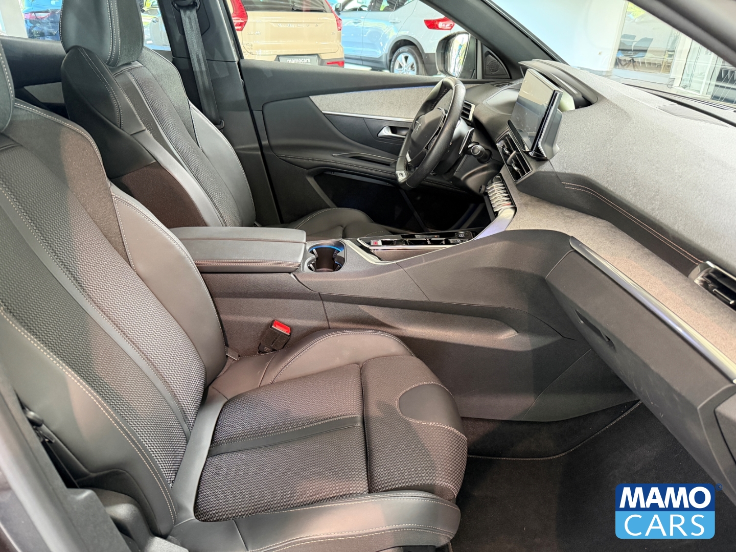 Fahrzeugabbildung Peugeot 3008 Hybrid 136 GT AHK/ACC/CAM/NAVI/SHZ