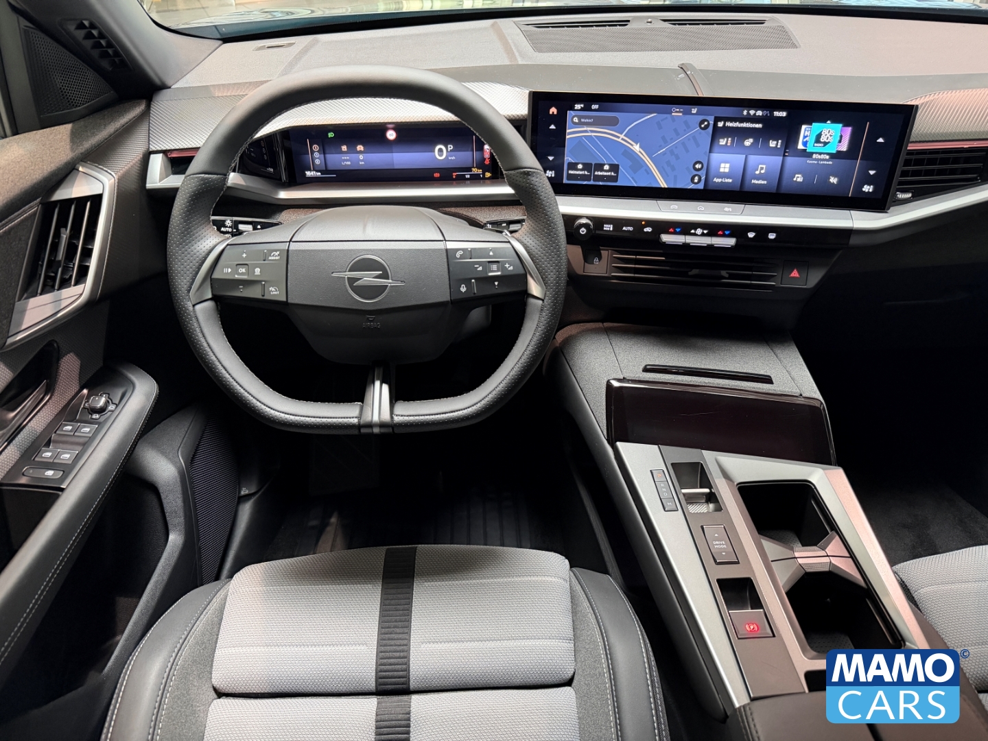 Fahrzeugabbildung Opel Grandland 1.2 GS 48V-Hybrid CAM/NAVI/KLIMA/SHZ