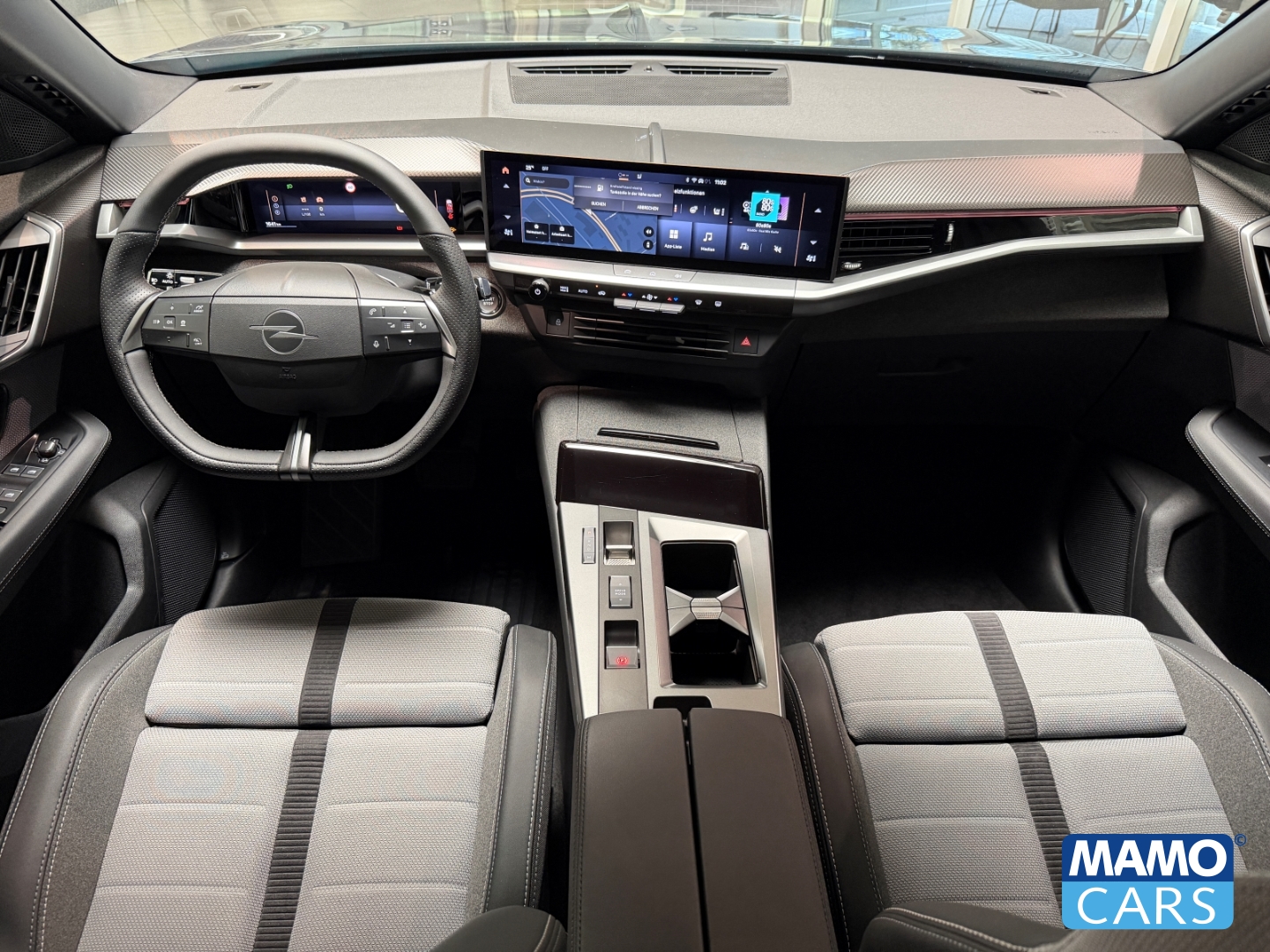 Fahrzeugabbildung Opel Grandland 1.2 GS 48V-Hybrid CAM/NAVI/KLIMA/SHZ