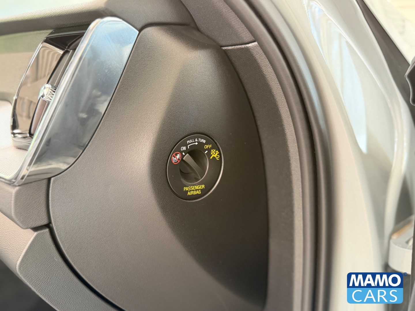 Fahrzeugabbildung Volvo XC60 B5 AWD Plus Black Edition AHK/ACC/360°/PANO